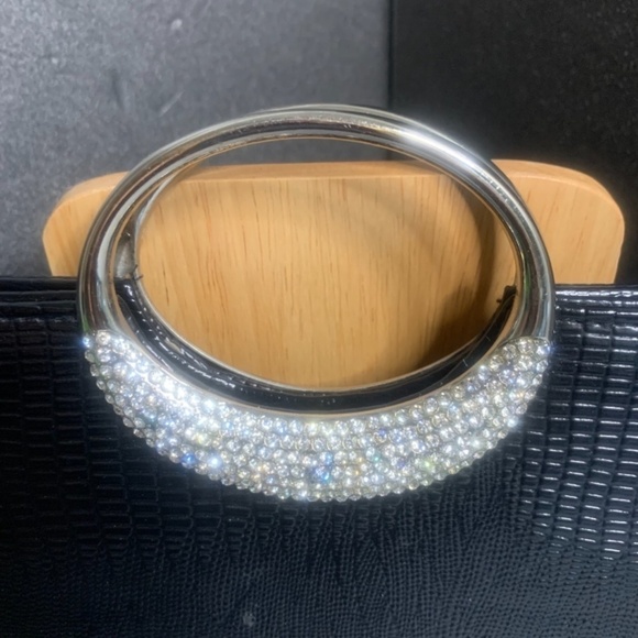 Vintage Clutch Purse with Crystal Embellishments J Francis Great Condition. - Picture 2 of 7